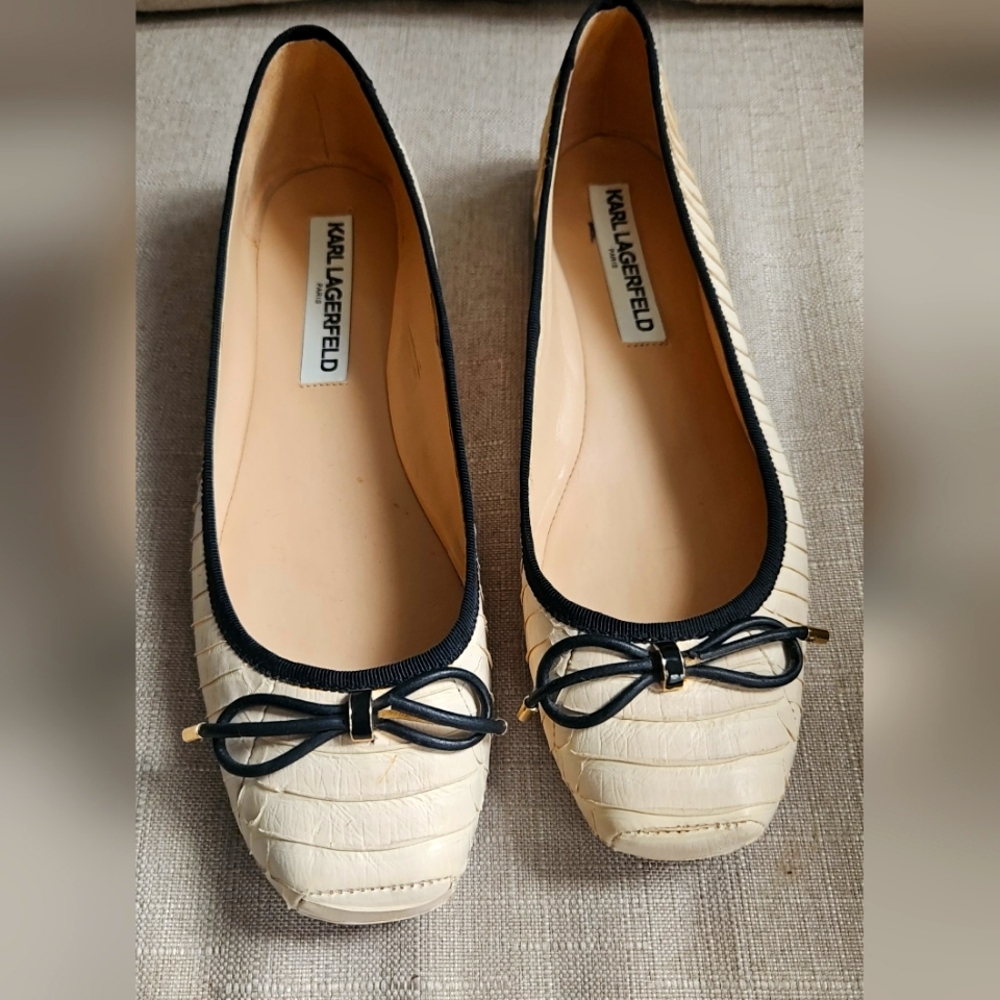 Karl Lagerfeld Moyen cream snakeskin Ballet Flats 8.5 Bow Detail Shoes Run Small